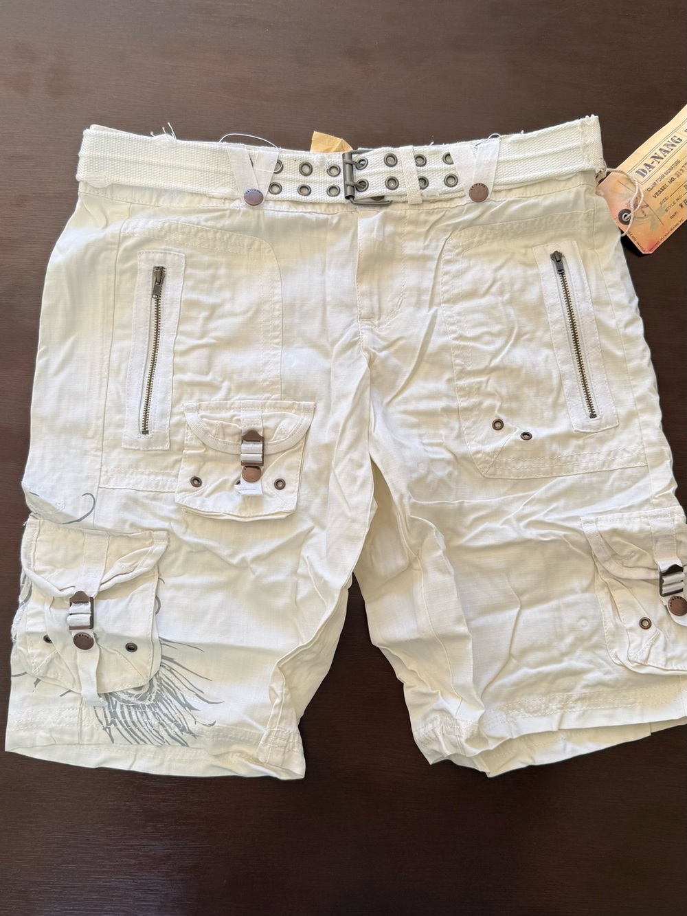 Da-Nang White Cargo Shorts with Utility Pockets and Belt
